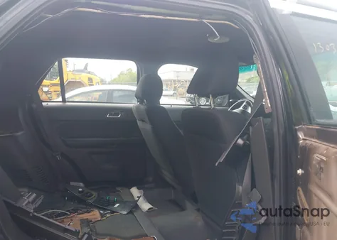 2013 Ford Police Interceptor z USA, uszkodzony, nr VIN 1FM5K8AR1DGC40288